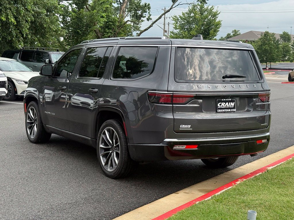 Used 2022 Jeep Wagoneer Series III w/ Premium Group I AWD/4WD image 3