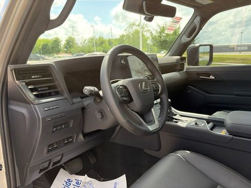 Used 2025 Lexus GX 550 w/ Accessory Package (CT) AWD/4WD image 56
