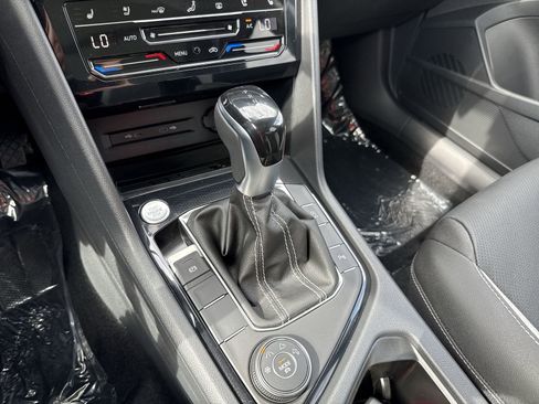 New 2025 Volkswagen Taos SEL image 20