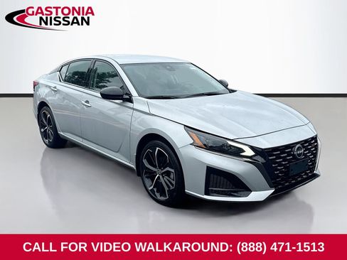 Used 2023 Nissan Altima 2.5 SR AWD/4WD image 1