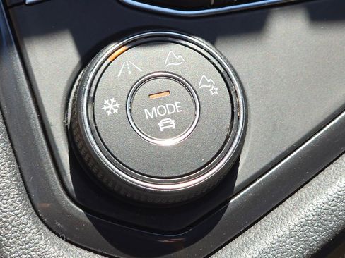 Used 2023 Volkswagen Tiguan SE R-Line AWD/4WD image 11