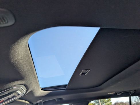 Used 2023 Jeep Grand Cherokee Altitude image 15