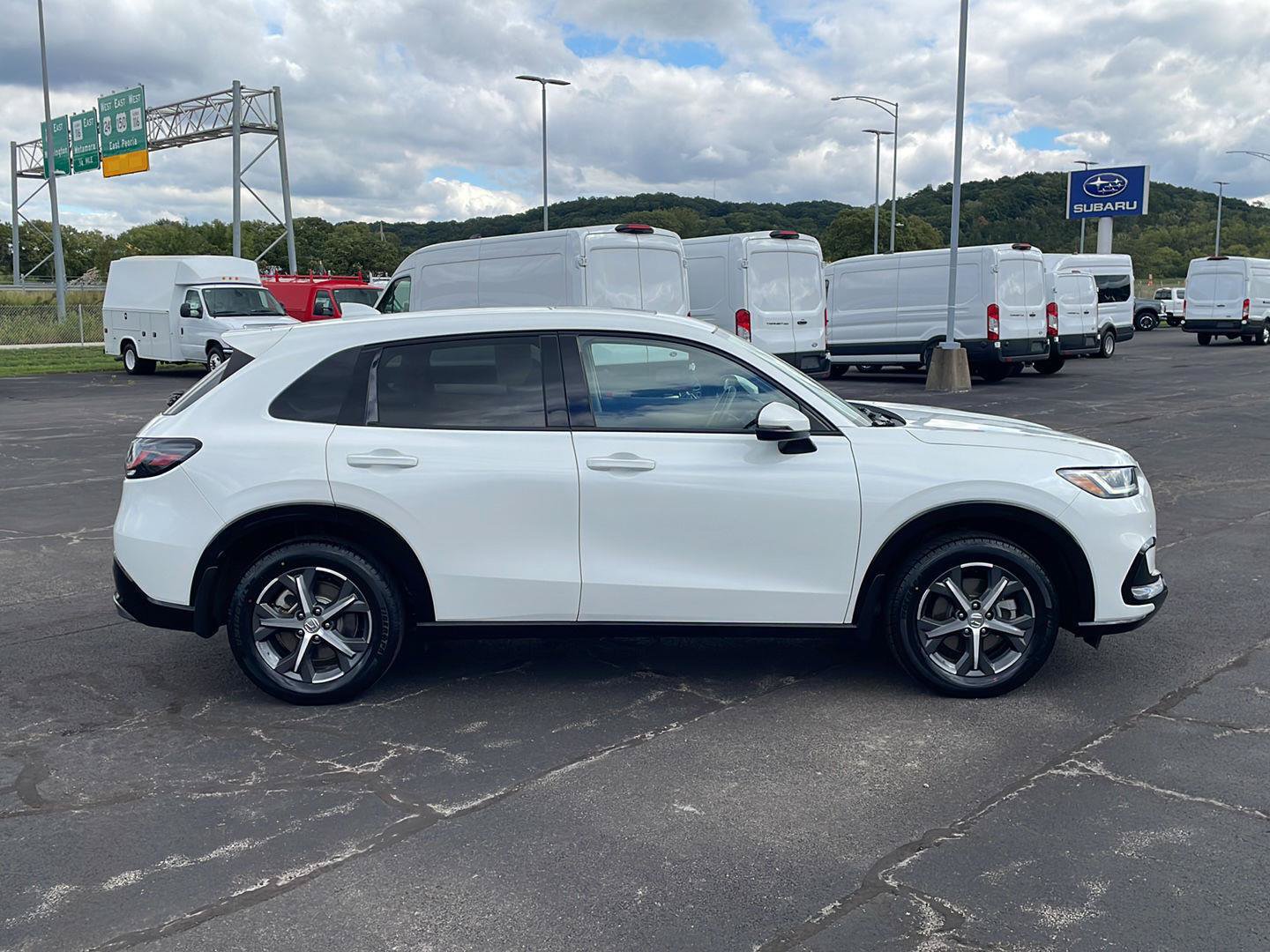 Used 2024 Honda HR-V EX-L image 6