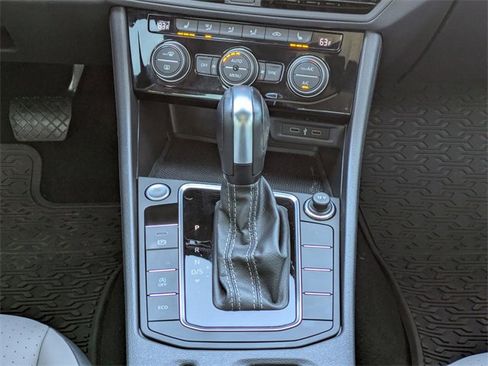 Used 2020 Volkswagen Jetta R-Line image 16