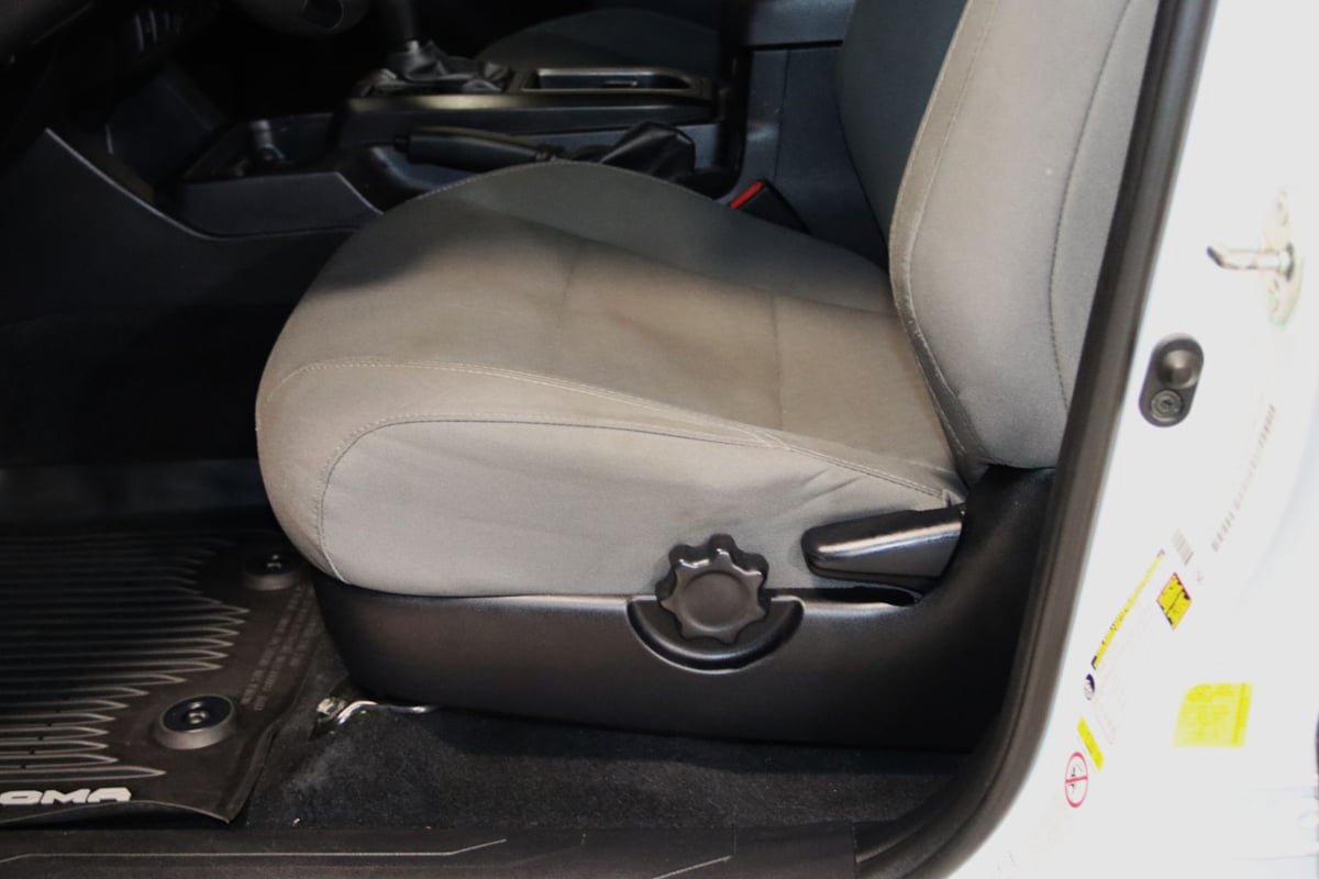 Used 2020 Toyota Tacoma SR AWD/4WD image 33