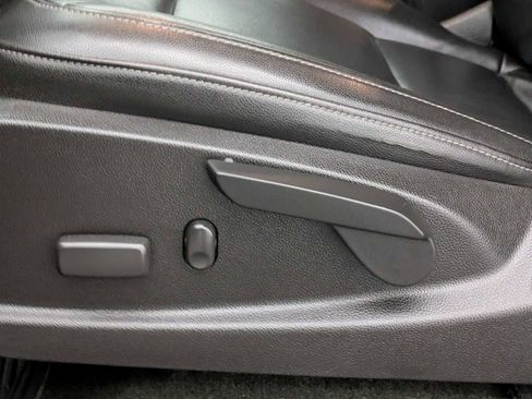 Used 2017 GMC Canyon SLT w/ Trailering Package image 19