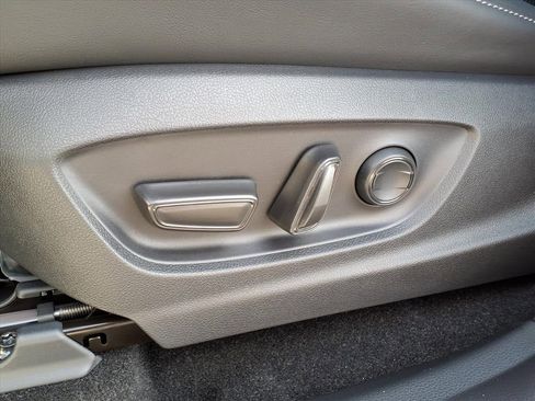 New 2026 Toyota Crown Platinum image 3