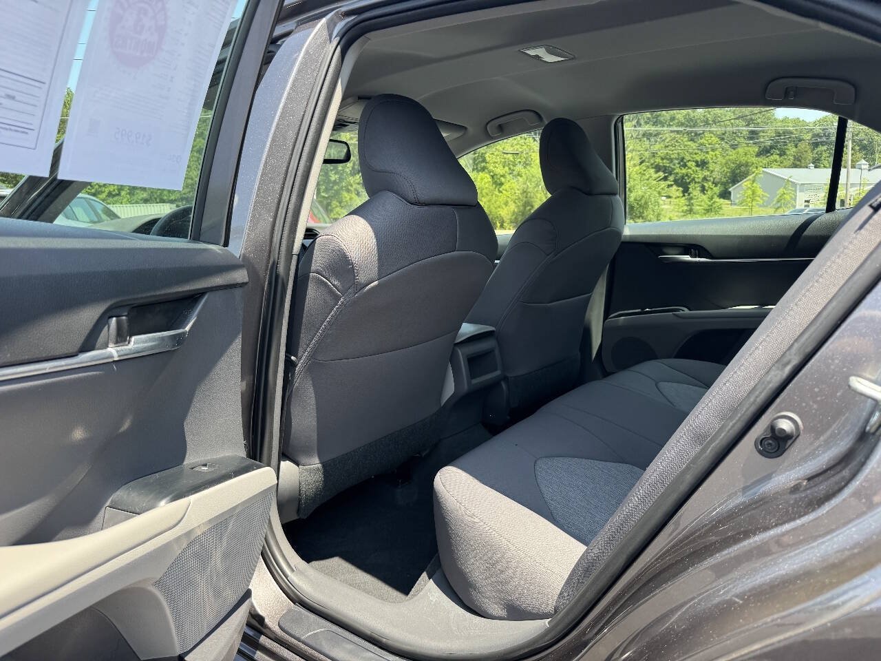 Used 2020 Toyota Camry LE w/ Convenience Package FWD image 16