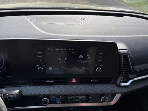 Used 2025 Kia Sportage LX image 17