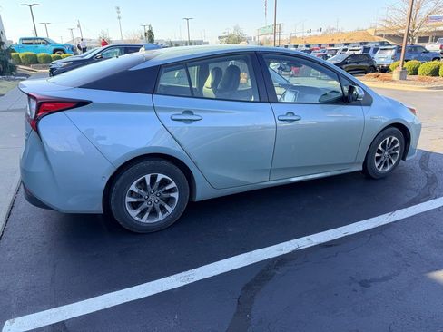 Used 2022 Toyota Prius Limited w/ Premium Convenience Package image 8