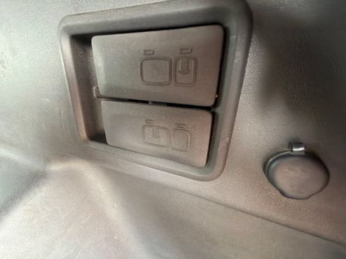 Used 2021 Chevrolet Equinox LT FWD image 46
