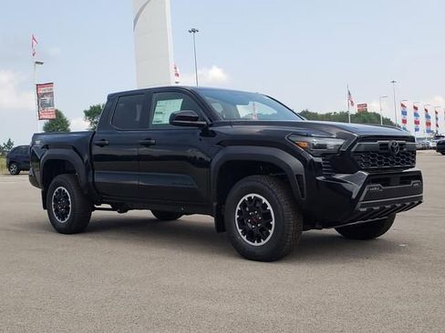 New 2025 Toyota Tacoma TRD Off-Road AWD/4WD image 3