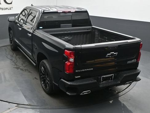 Used 2025 Chevrolet Silverado 1500 High Country AWD/4WD image 46