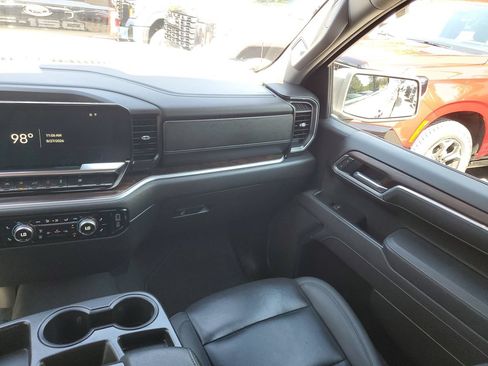 Used 2025 GMC Sierra 1500 SLT RWD image 15