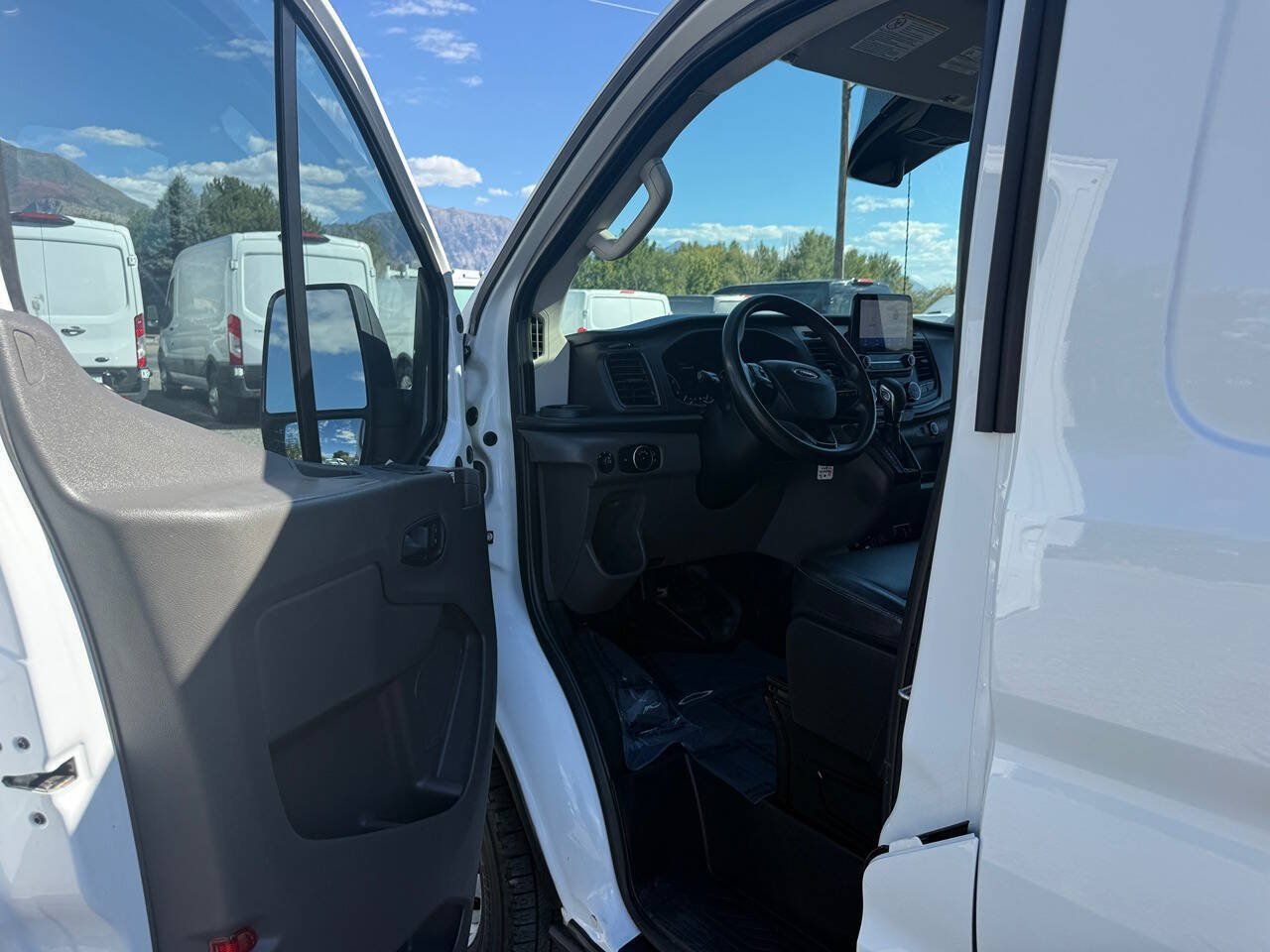 Used 2020 Ford Transit 250 Low Roof RWD image 15
