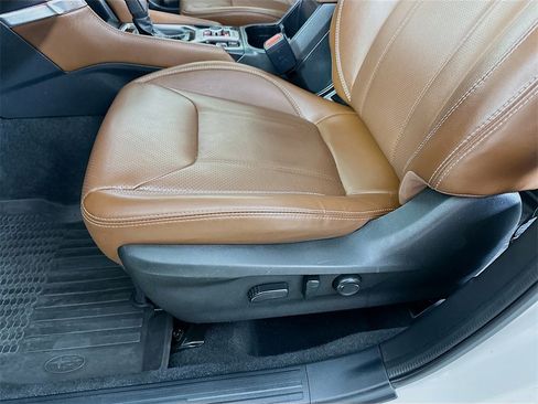 Used 2019 Subaru Forester Touring w/ Popular Package #3 image 9