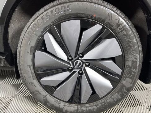 Used 2024 Nissan Ariya AWD image 13