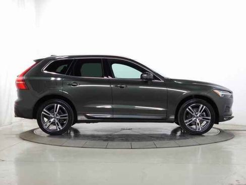 Used 2021 Volvo XC60 T5 Momentum w/ Advanced Package image 13