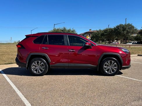 Used 2022 Toyota RAV4 Limited image 5