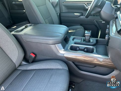 Used 2024 Chevrolet Silverado 1500 LT Trail Boss w/ Convenience Package II AWD/4WD image 10