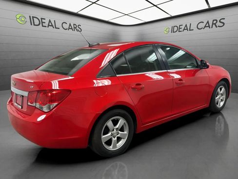 Used 2016 Chevrolet Cruze LT w/ Sun And Sound Package FWD image 5