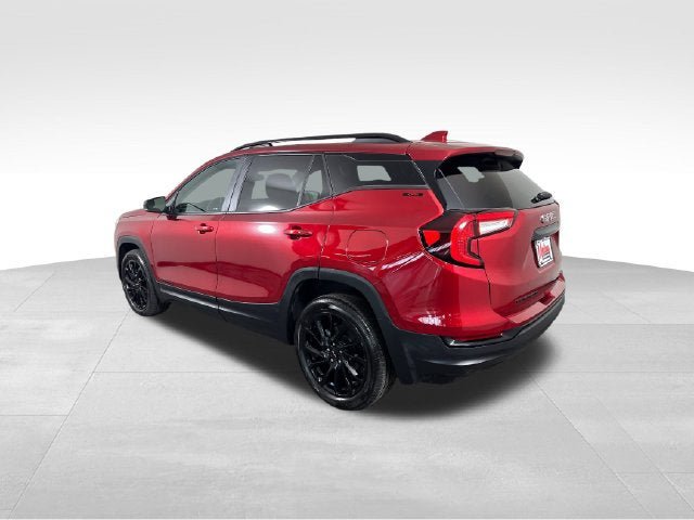 Used 2024 GMC Terrain SLE w/ Driver Convenience Package AWD/4WD image 3