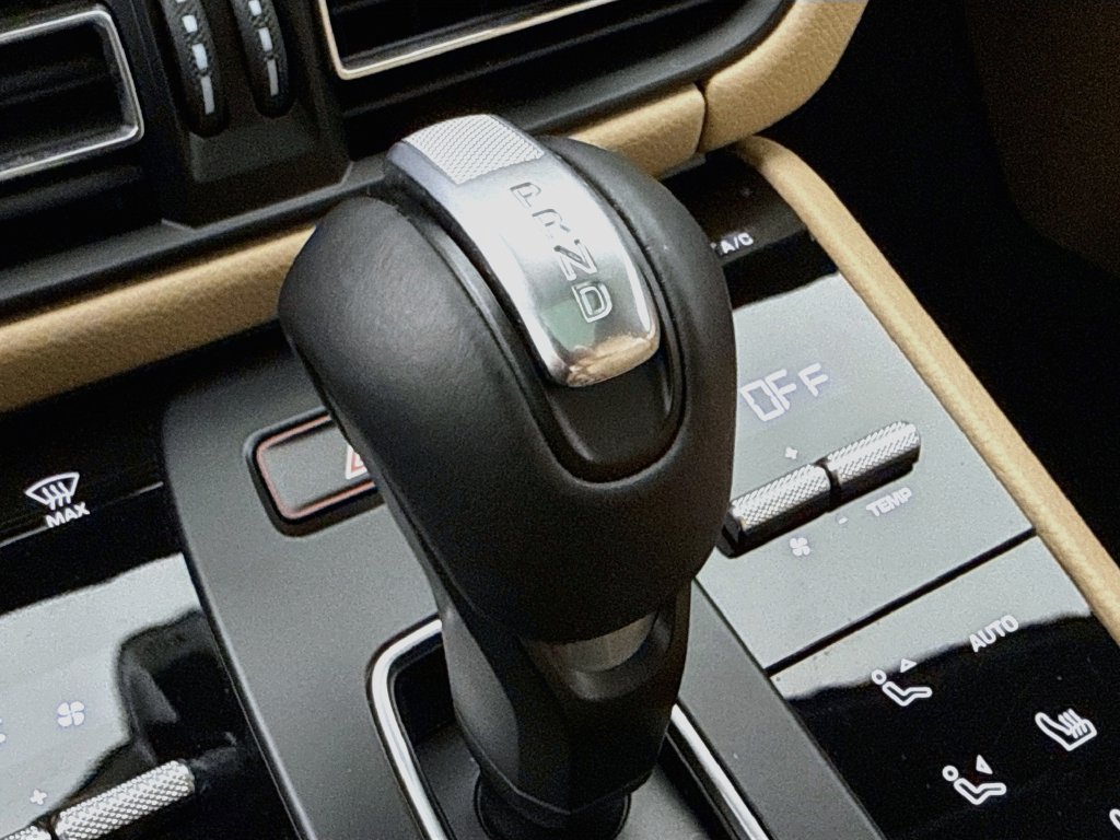 Certified 2026 Porsche Macan AWD/4WD image 21