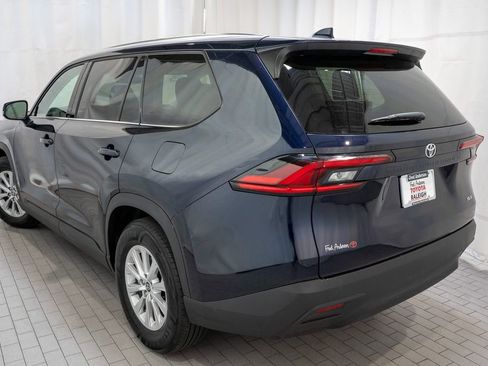 Used 2025 Toyota Grand Highlander FWD image 3