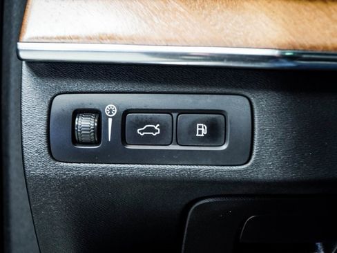 Used 2021 Volvo XC90 T8 Inscription Expression w/ Climate Package image 35