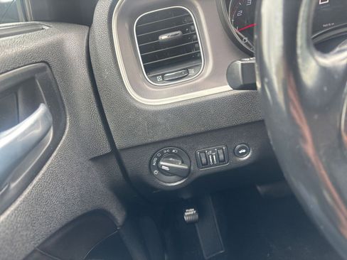 Used 2022 Dodge Charger SXT RWD image 35