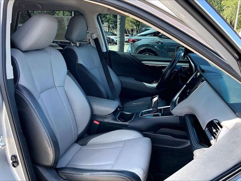 Used 2021 Subaru Outback Limited w/ Popular Package #2 AWD/4WD image 9