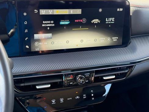 Certified 2025 Nissan Kicks SR image 18