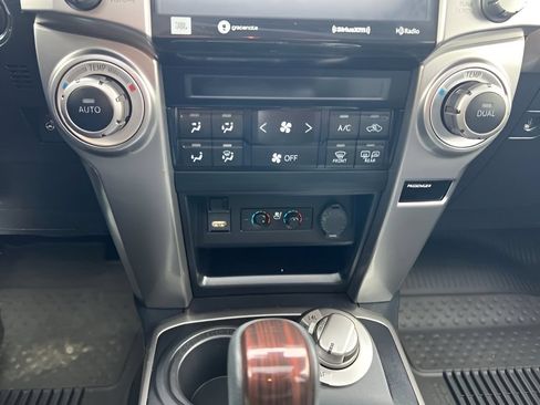 Used 2024 Toyota 4Runner Limited AWD/4WD image 20