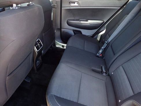 Used 2018 Kia Sportage LX AWD/4WD image 9