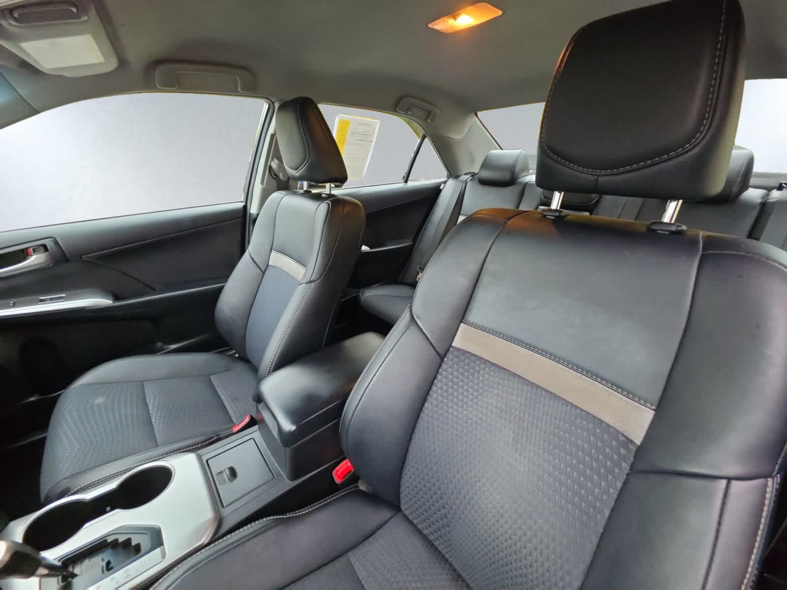Used 2014 Toyota Camry SE FWD image 13