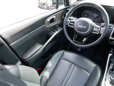 Used 2023 Kia Sorento X-Line EX image 9