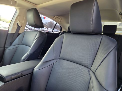 Used 2023 Lexus ES 300h w/ Premium Package FWD image 16