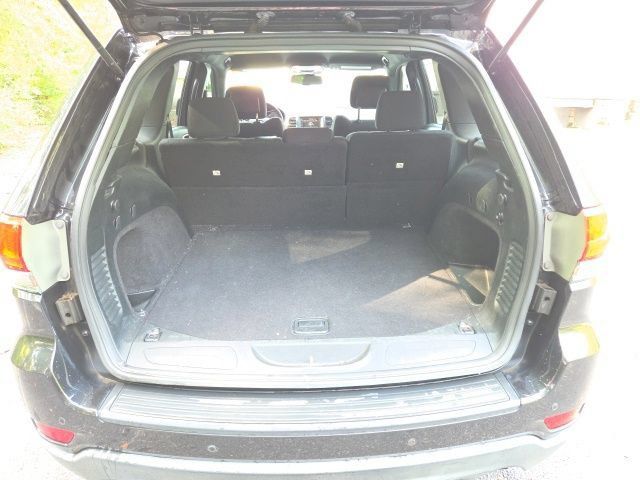 Used 2016 Jeep Grand Cherokee Laredo w/ Quick Order Package 23E RWD image 28