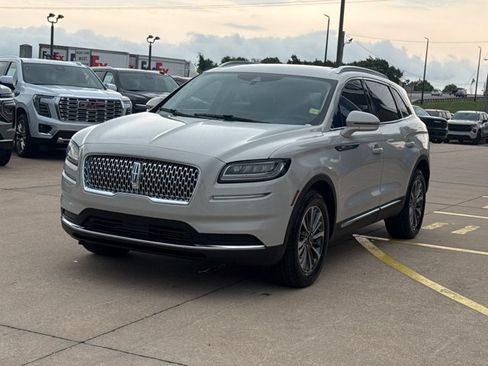 Used 2022 Lincoln Nautilus AWD w/ Premium Package image 14