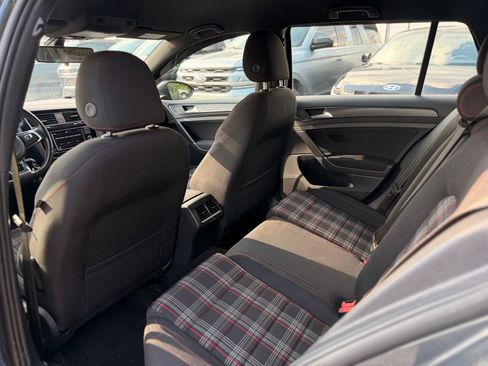 Used 2018 Volkswagen GTI SE FWD image 19