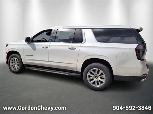 New 2025 Chevrolet Suburban Premier image 4