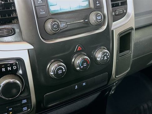 Used 2016 RAM 1500 Classic SLT AWD/4WD image 14