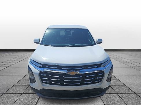 Used 2025 Chevrolet Equinox LT FWD image 2