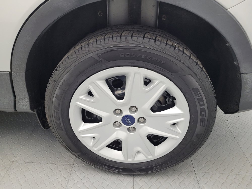 Used 2015 Ford Escape S FWD image 31