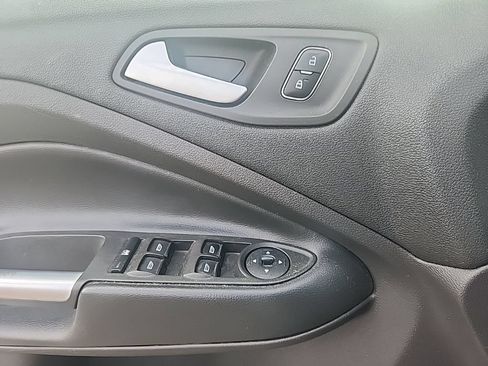 Used 2018 Ford Escape SE FWD image 25