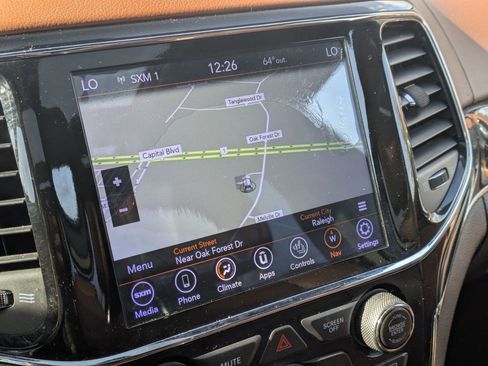 Used 2020 Jeep Grand Cherokee Overland image 13