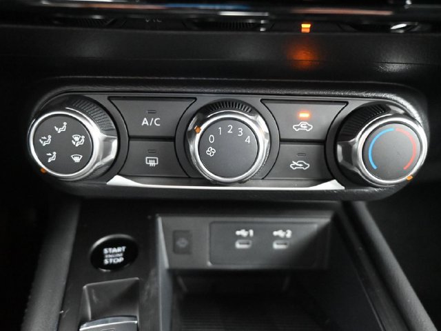 Used 2025 Nissan Kicks SV AWD/4WD image 26