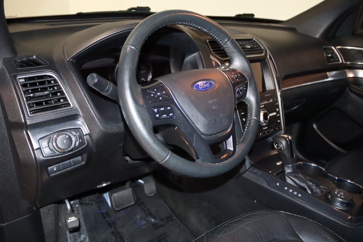 Used 2018 Ford Explorer Limited AWD/4WD image 33