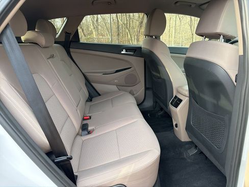 Used 2019 Hyundai Tucson Sport image 11