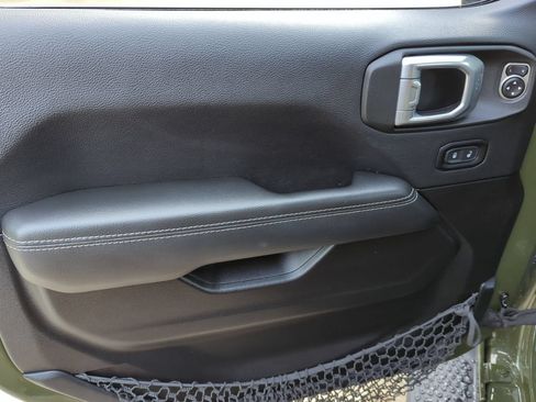 Used 2023 Jeep Wrangler Unlimited Sahara w/ Cold Weather Group AWD/4WD image 20